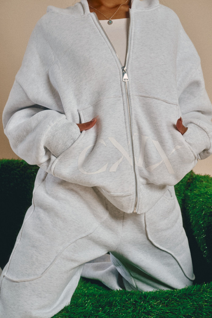 CREATURES IN THE CLUB: HONEY BUNZ ZIP HOODIE - MIST GREY/WHITE LIMITED ED.