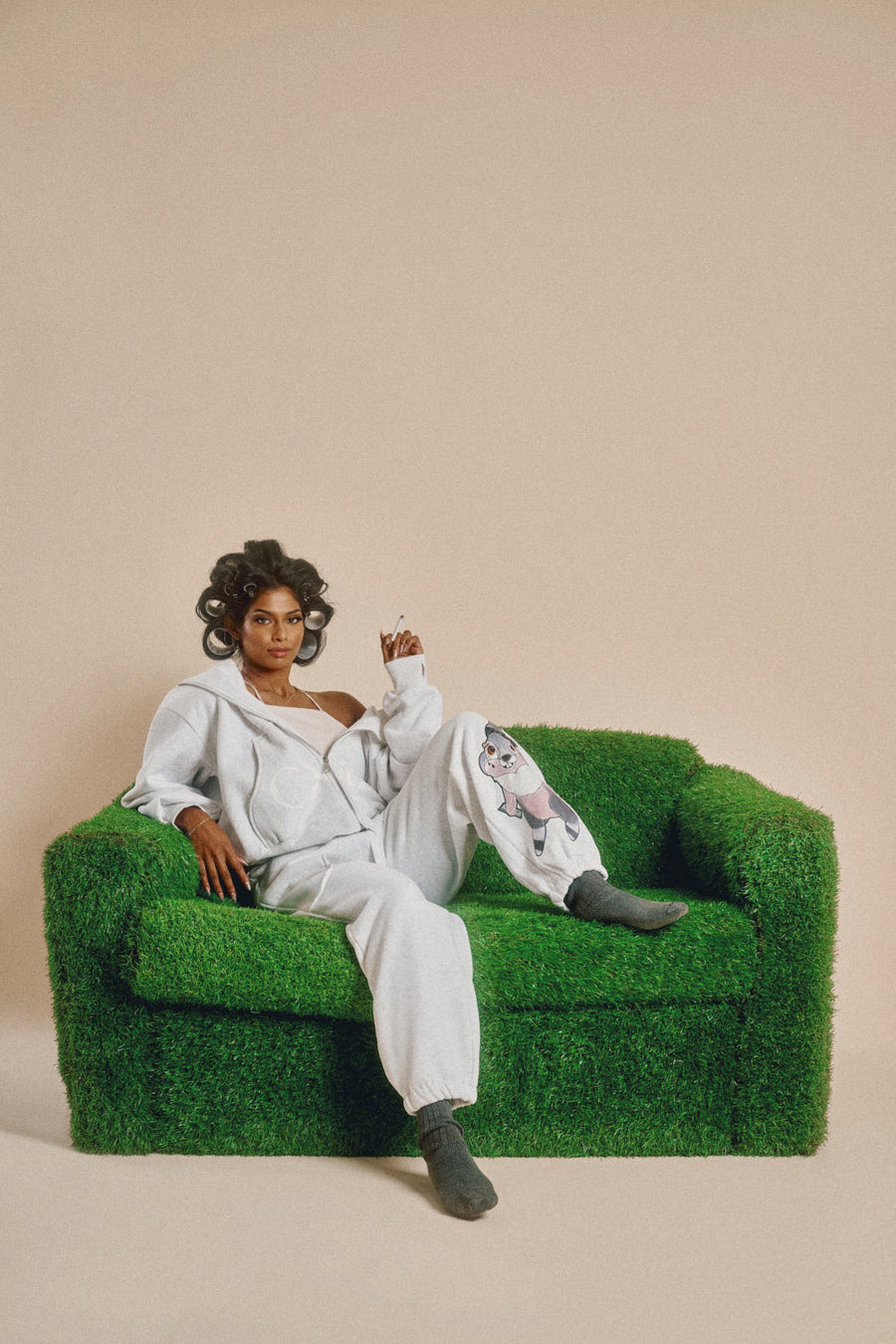 CREATURES IN THE CLUB: BLESSED BUNZ SWEATPANTS - MIST GREY/WHITE LIMITED ED.